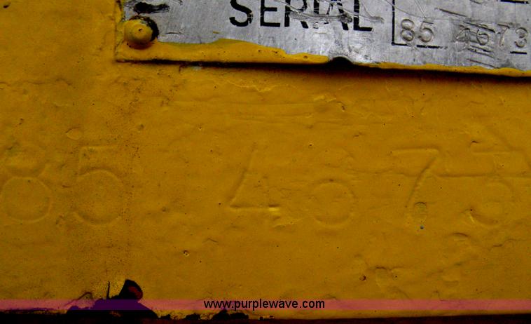 image for item A6030 1984 International 1954 boom truck