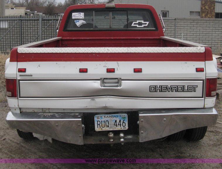 image for item A6033 1988 Chevrolet Silverado R30 crew cab pickup truck