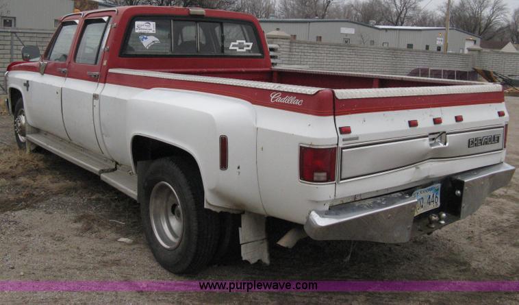image for item A6033 1988 Chevrolet Silverado R30 crew cab pickup truck