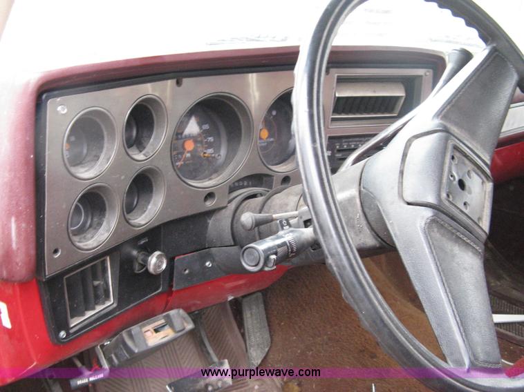 image for item A6033 1988 Chevrolet Silverado R30 crew cab pickup truck