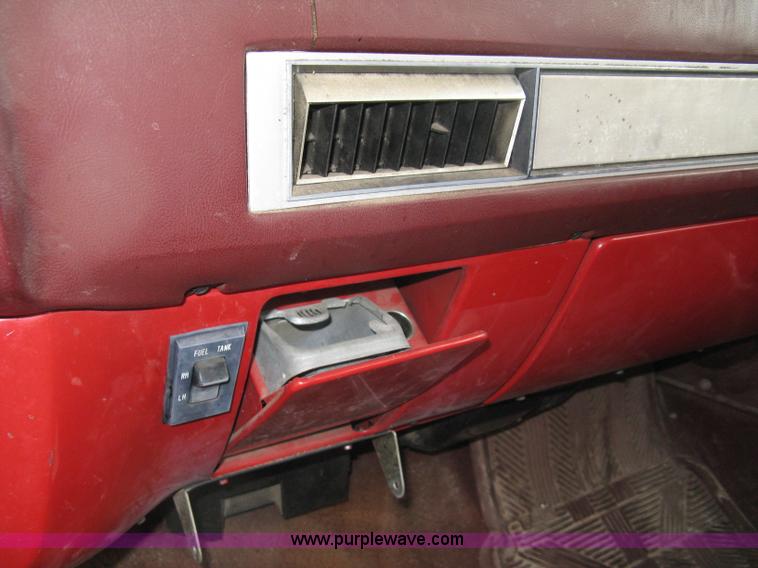 image for item A6033 1988 Chevrolet Silverado R30 crew cab pickup truck