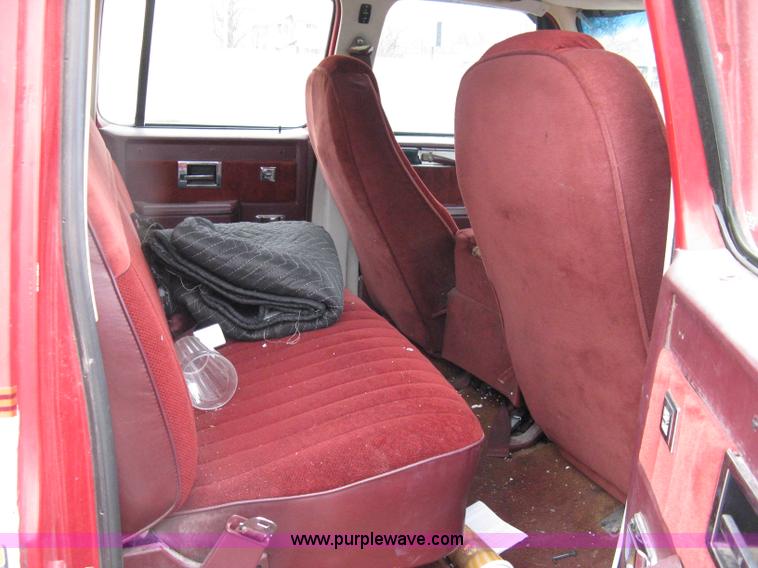 image for item A6033 1988 Chevrolet Silverado R30 crew cab pickup truck