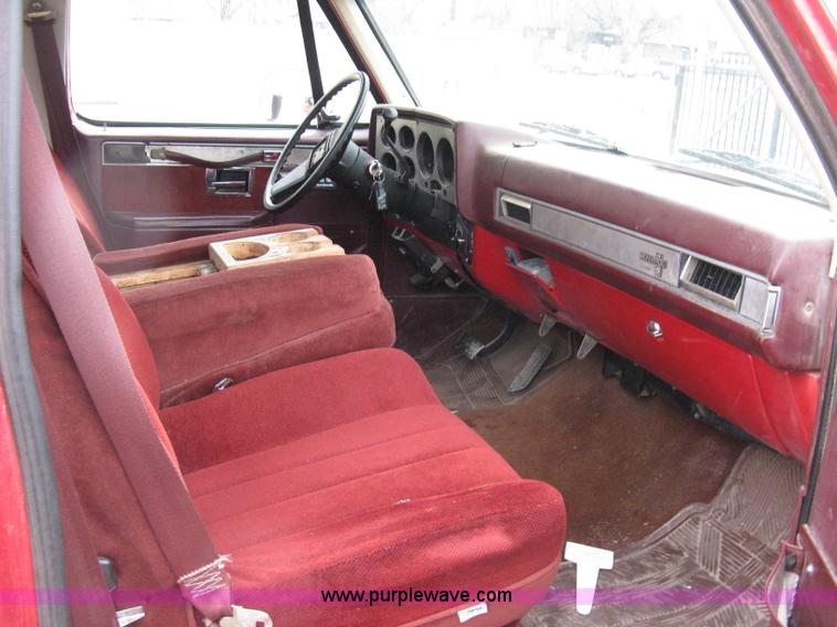 image for item A6033 1988 Chevrolet Silverado R30 crew cab pickup truck