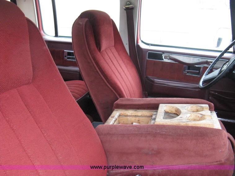 image for item A6033 1988 Chevrolet Silverado R30 crew cab pickup truck