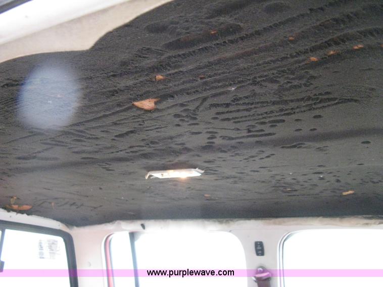 image for item A6033 1988 Chevrolet Silverado R30 crew cab pickup truck