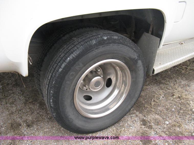 image for item A6033 1988 Chevrolet Silverado R30 crew cab pickup truck