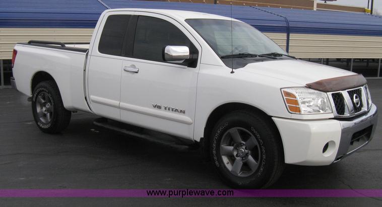image for item A6040 2005 Nissan Titan SE king cab pickup truck