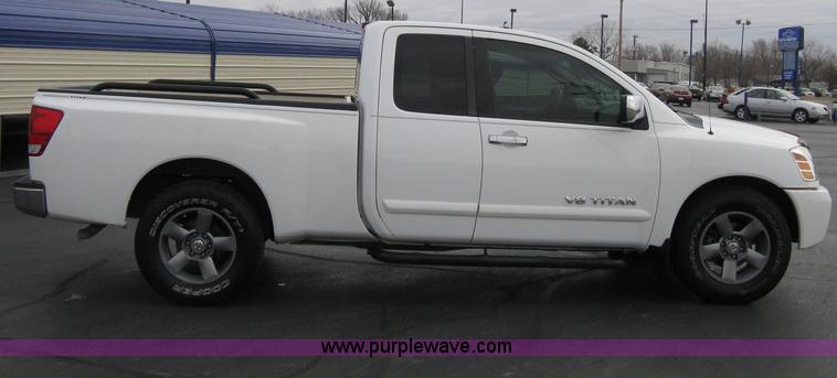 image for item A6040 2005 Nissan Titan SE king cab pickup truck