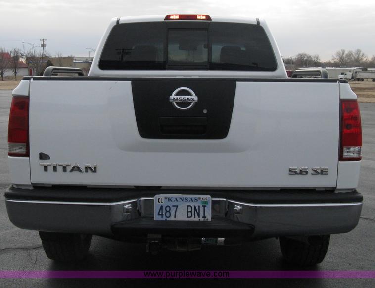 image for item A6040 2005 Nissan Titan SE king cab pickup truck