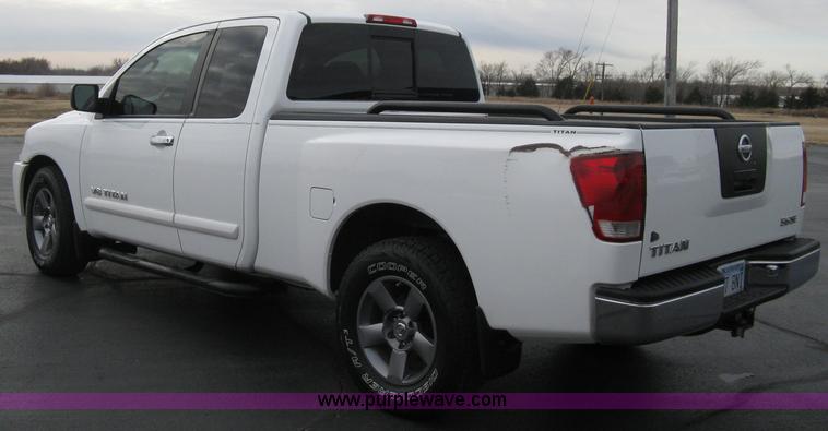 image for item A6040 2005 Nissan Titan SE king cab pickup truck