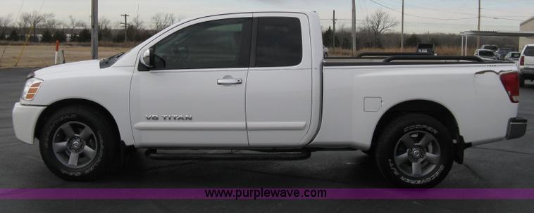 image for item A6040 2005 Nissan Titan SE king cab pickup truck