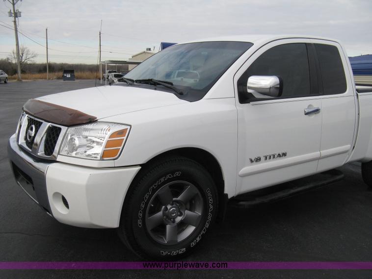 image for item A6040 2005 Nissan Titan SE king cab pickup truck