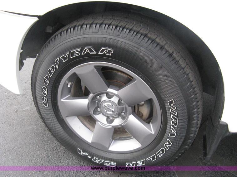 image for item A6040 2005 Nissan Titan SE king cab pickup truck