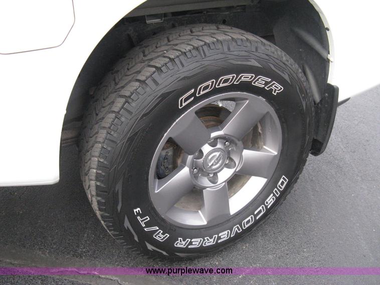 image for item A6040 2005 Nissan Titan SE king cab pickup truck