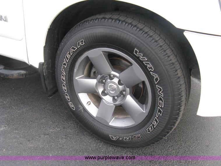 image for item A6040 2005 Nissan Titan SE king cab pickup truck