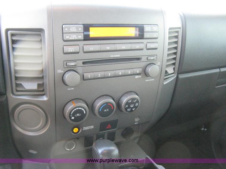 image for item A6040 2005 Nissan Titan SE king cab pickup truck