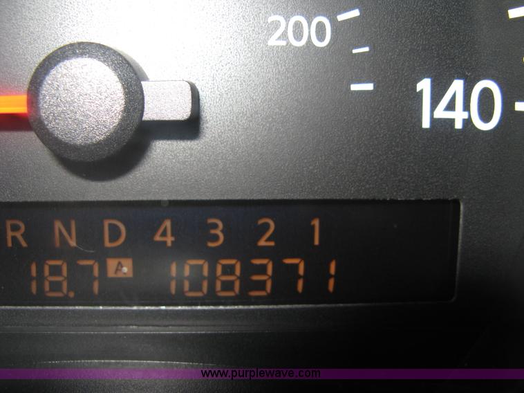 image for item A6040 2005 Nissan Titan SE king cab pickup truck