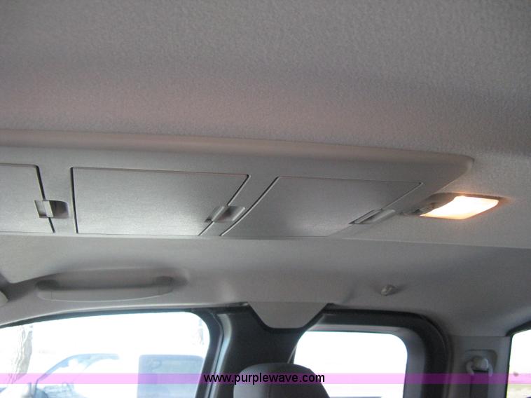 image for item A6040 2005 Nissan Titan SE king cab pickup truck