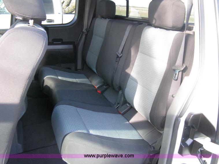 image for item A6040 2005 Nissan Titan SE king cab pickup truck