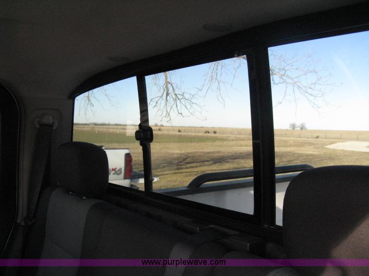 image for item A6040 2005 Nissan Titan SE king cab pickup truck