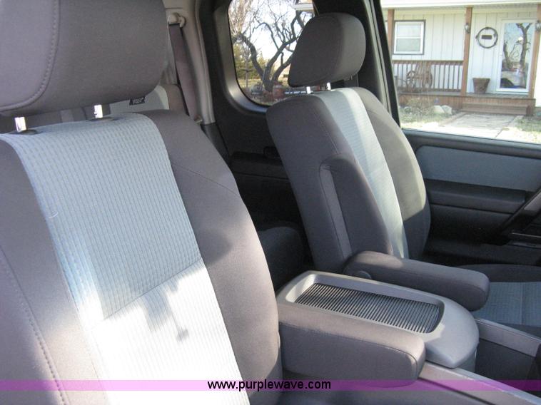 image for item A6040 2005 Nissan Titan SE king cab pickup truck