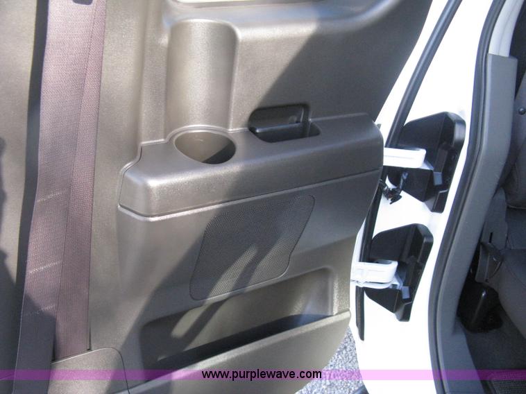 image for item A6040 2005 Nissan Titan SE king cab pickup truck