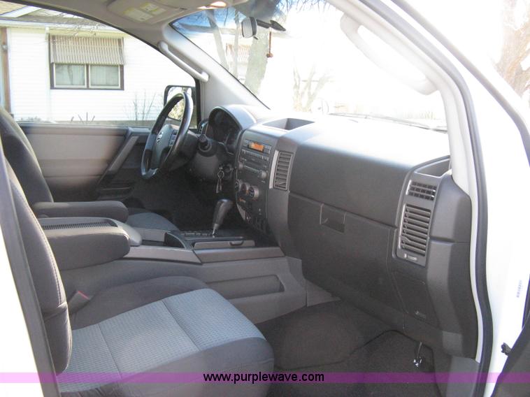 image for item A6040 2005 Nissan Titan SE king cab pickup truck