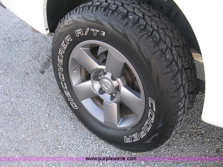 image for item A6040 2005 Nissan Titan SE king cab pickup truck