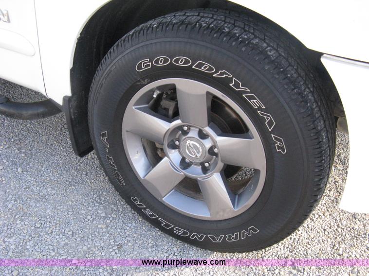 image for item A6040 2005 Nissan Titan SE king cab pickup truck