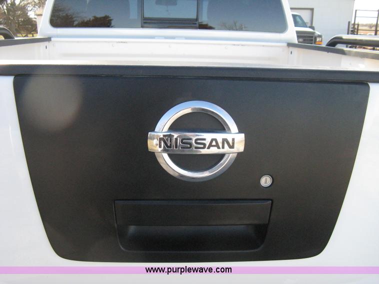 image for item A6040 2005 Nissan Titan SE king cab pickup truck