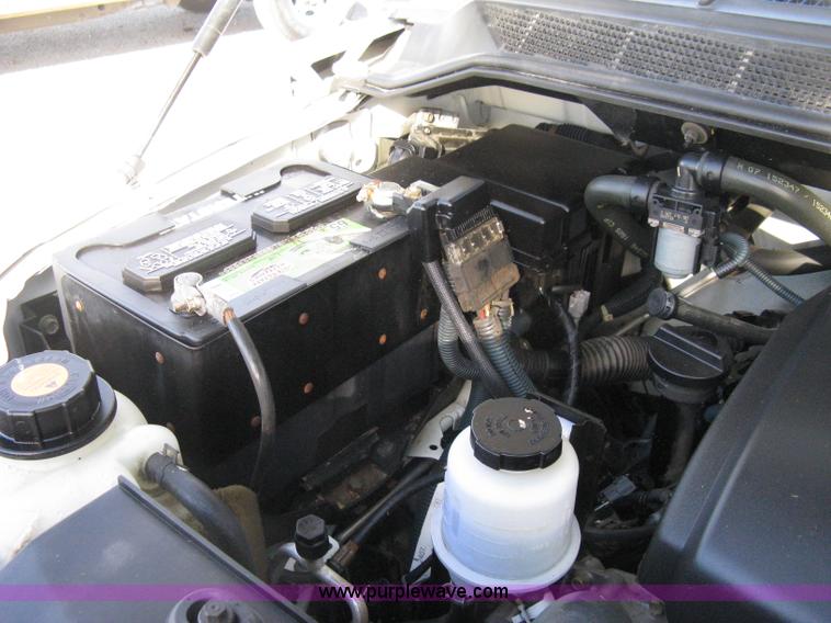 image for item A6040 2005 Nissan Titan SE king cab pickup truck