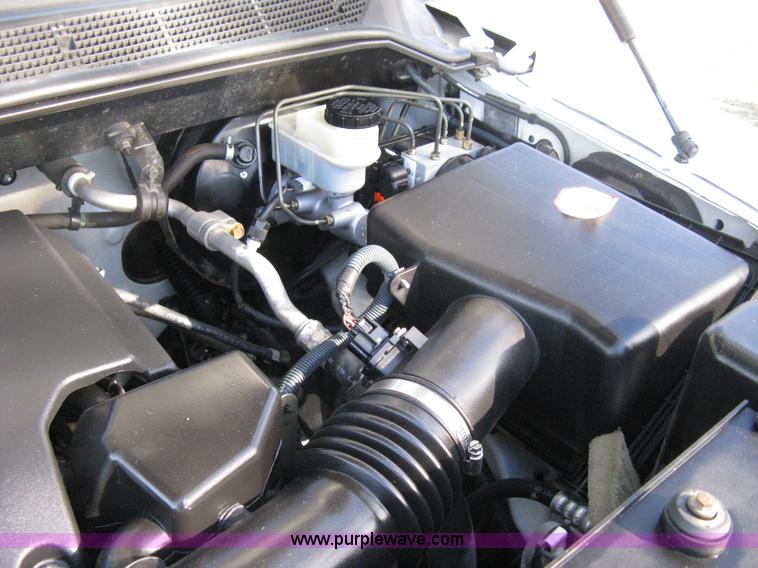 image for item A6040 2005 Nissan Titan SE king cab pickup truck