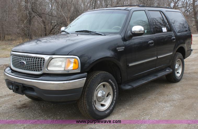 image for item A6685 1999 Ford Expedition XLT SUV