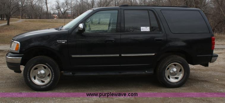 image for item A6685 1999 Ford Expedition XLT SUV