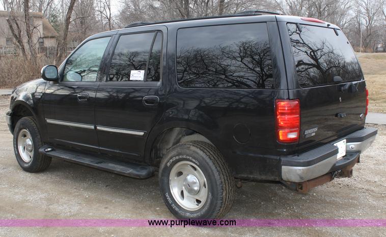 image for item A6685 1999 Ford Expedition XLT SUV