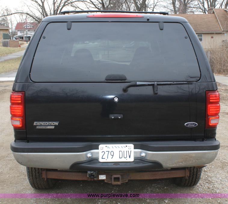 image for item A6685 1999 Ford Expedition XLT SUV