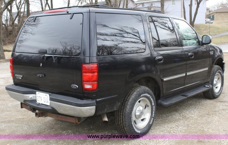image for item A6685 1999 Ford Expedition XLT SUV