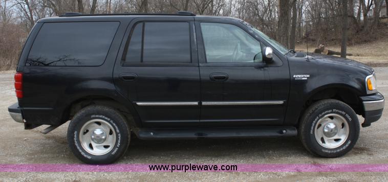 image for item A6685 1999 Ford Expedition XLT SUV