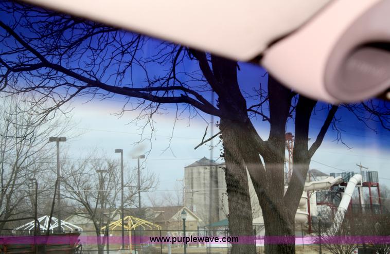 image for item A6685 1999 Ford Expedition XLT SUV