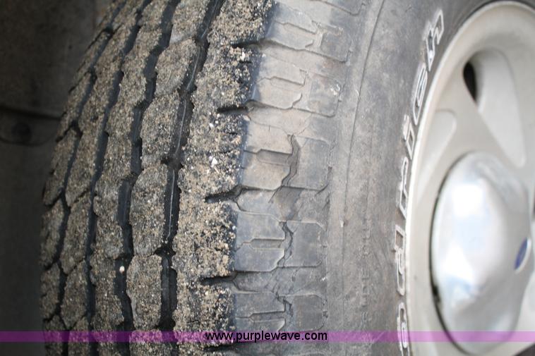 image for item A6685 1999 Ford Expedition XLT SUV