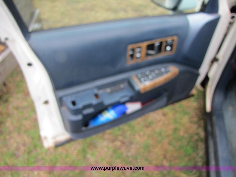 image for item B2164 1993 Chevrolet Caprice Classic