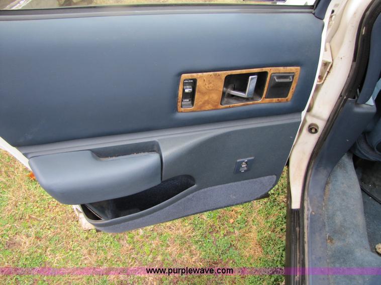 image for item B2164 1993 Chevrolet Caprice Classic