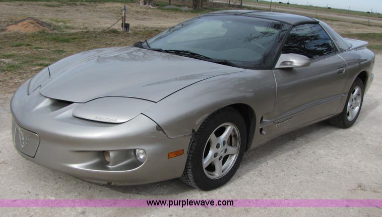 image for item B2168 2000 Pontiac Firebird