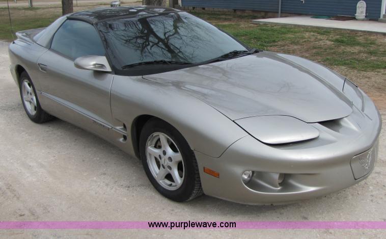 image for item B2168 2000 Pontiac Firebird