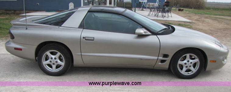 image for item B2168 2000 Pontiac Firebird