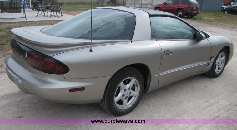 image for item B2168 2000 Pontiac Firebird