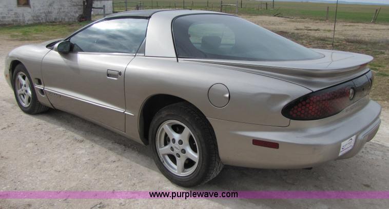 image for item B2168 2000 Pontiac Firebird