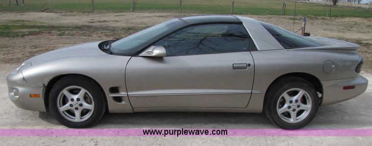 image for item B2168 2000 Pontiac Firebird