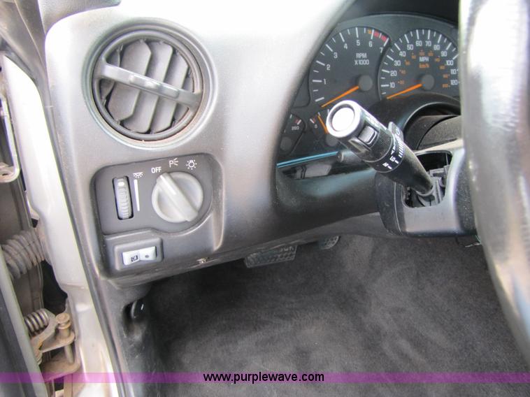 image for item B2168 2000 Pontiac Firebird