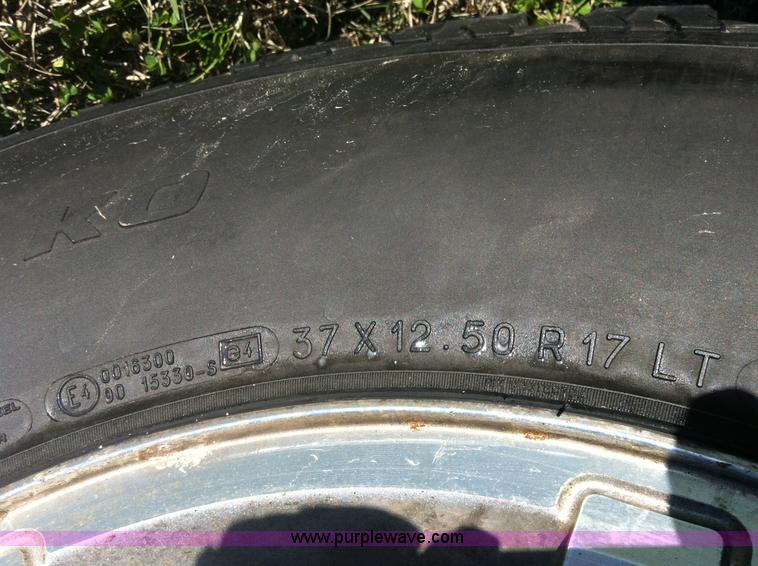 image for item B2169 2003 Hummer H2 SUV